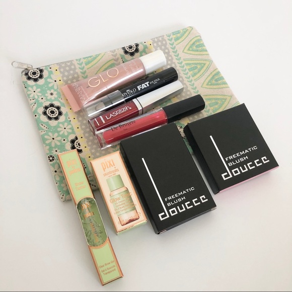 New Makeup 9 Piece Bundle - Picture 2 of 10
